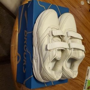 Brooks Addiction Walker V-Strap